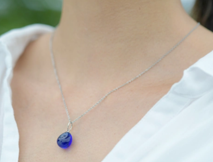 【色が選べる】ガラスのネックレス金属アレルギー対応　“Seed”